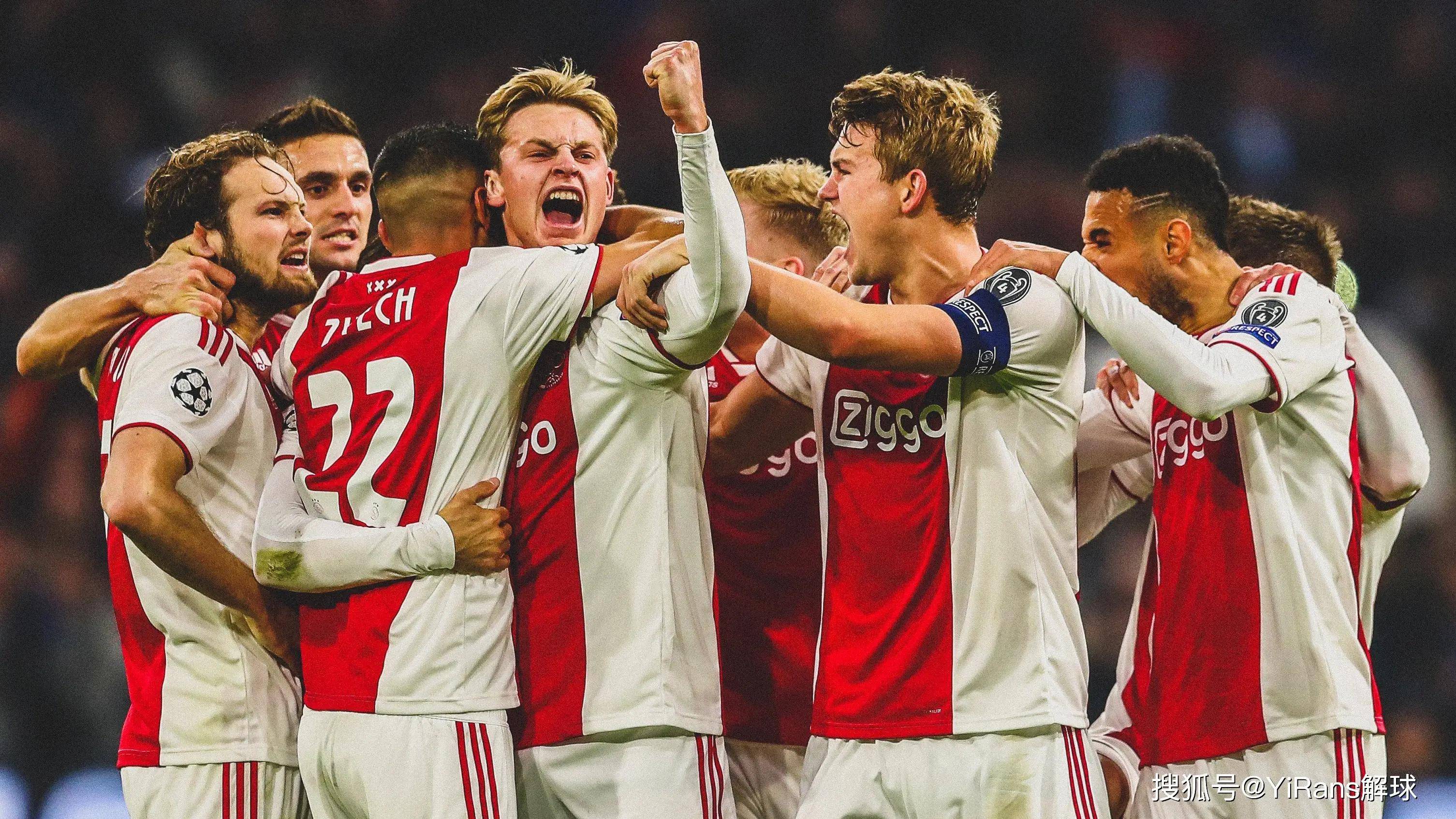 今夜阿贾克斯绝杀压哨——欧联节点到来，球迷炸锅，赛季目标并未改变(阿贾克斯球迷歌曲)