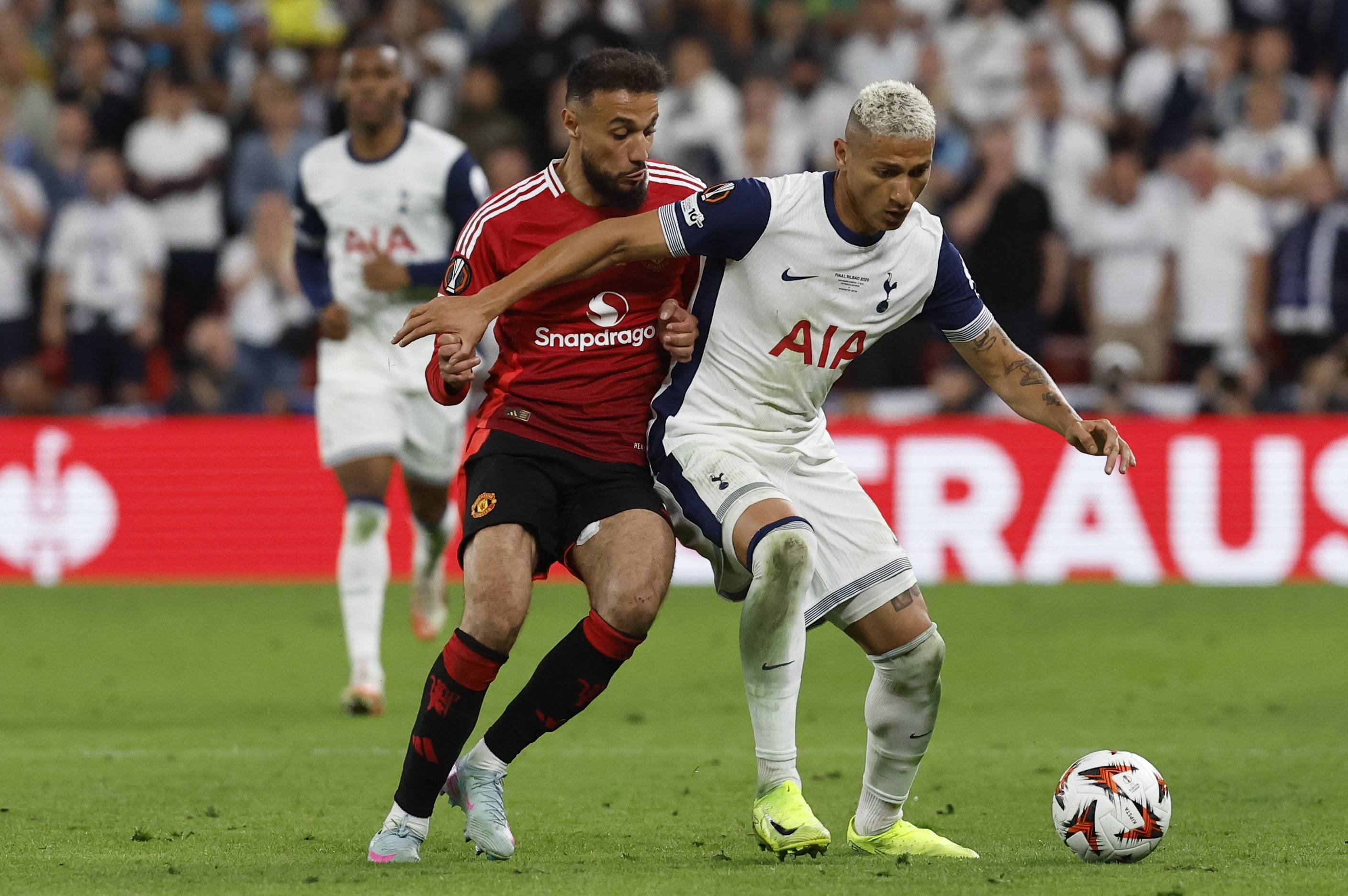 包含赛地聚焦:欧超杯关键时刻热度飙升;托特纳姆再遭质疑;引发热议;轮换策略成焦点的词条 包含赛地聚焦:欧超杯关键时刻热度飙升;托特纳姆再遭质疑;引发热议;轮换策略成焦点的词条