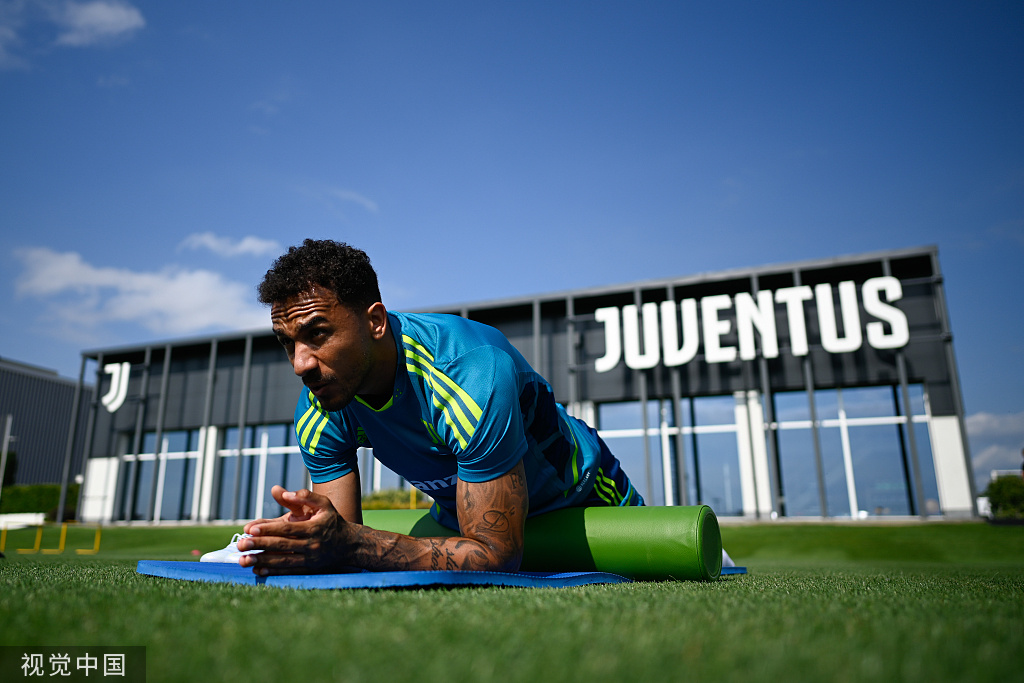 包含今夜体能课后，尤文图斯刷新队史纪录备战国王杯，信心回归，赛程密集仍需轮换的词条