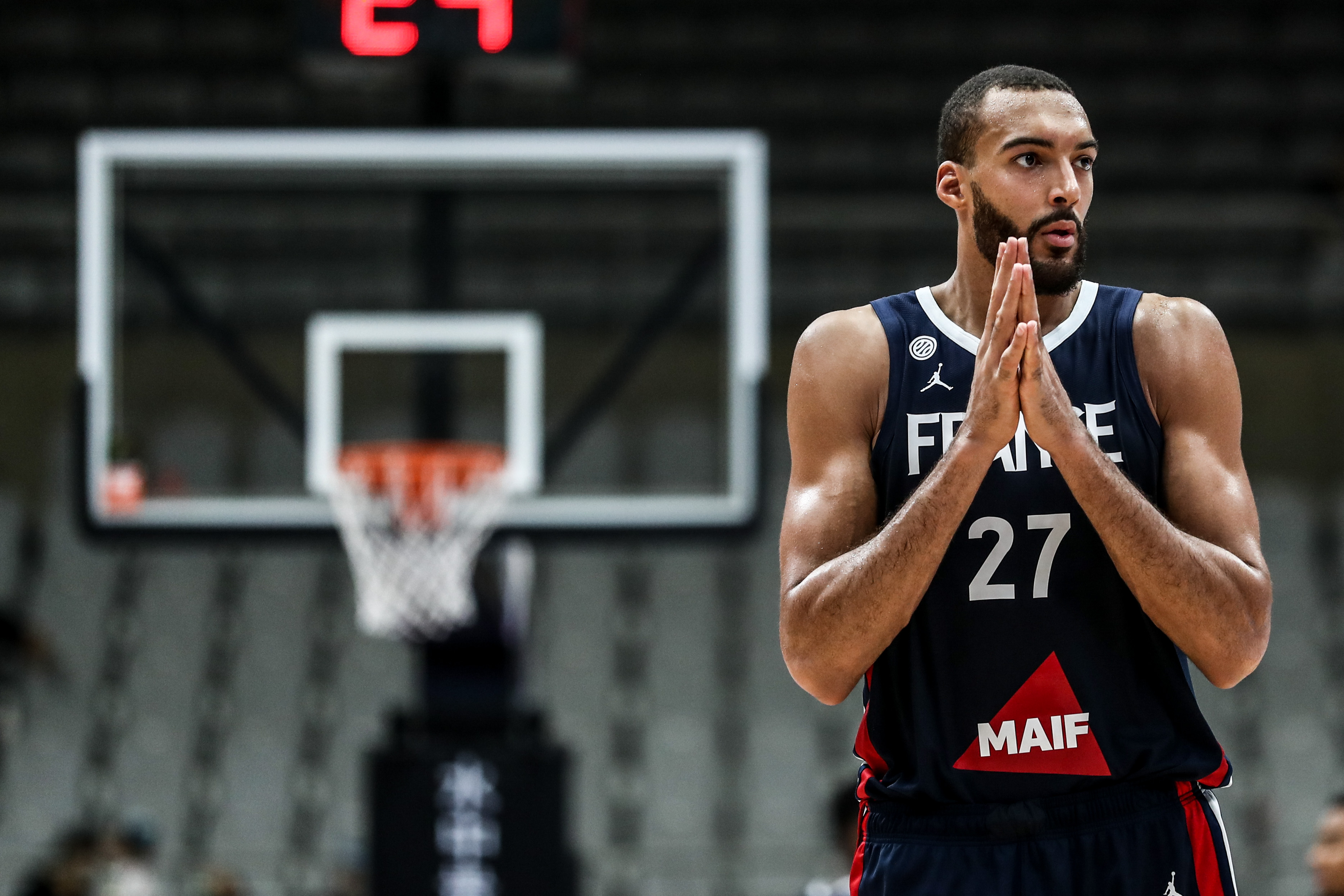 包含里昂发布备战花絮；国际比赛日战术微调；CBA常规赛任务艰巨；训练强度明显提升的词条-爱游戏官网