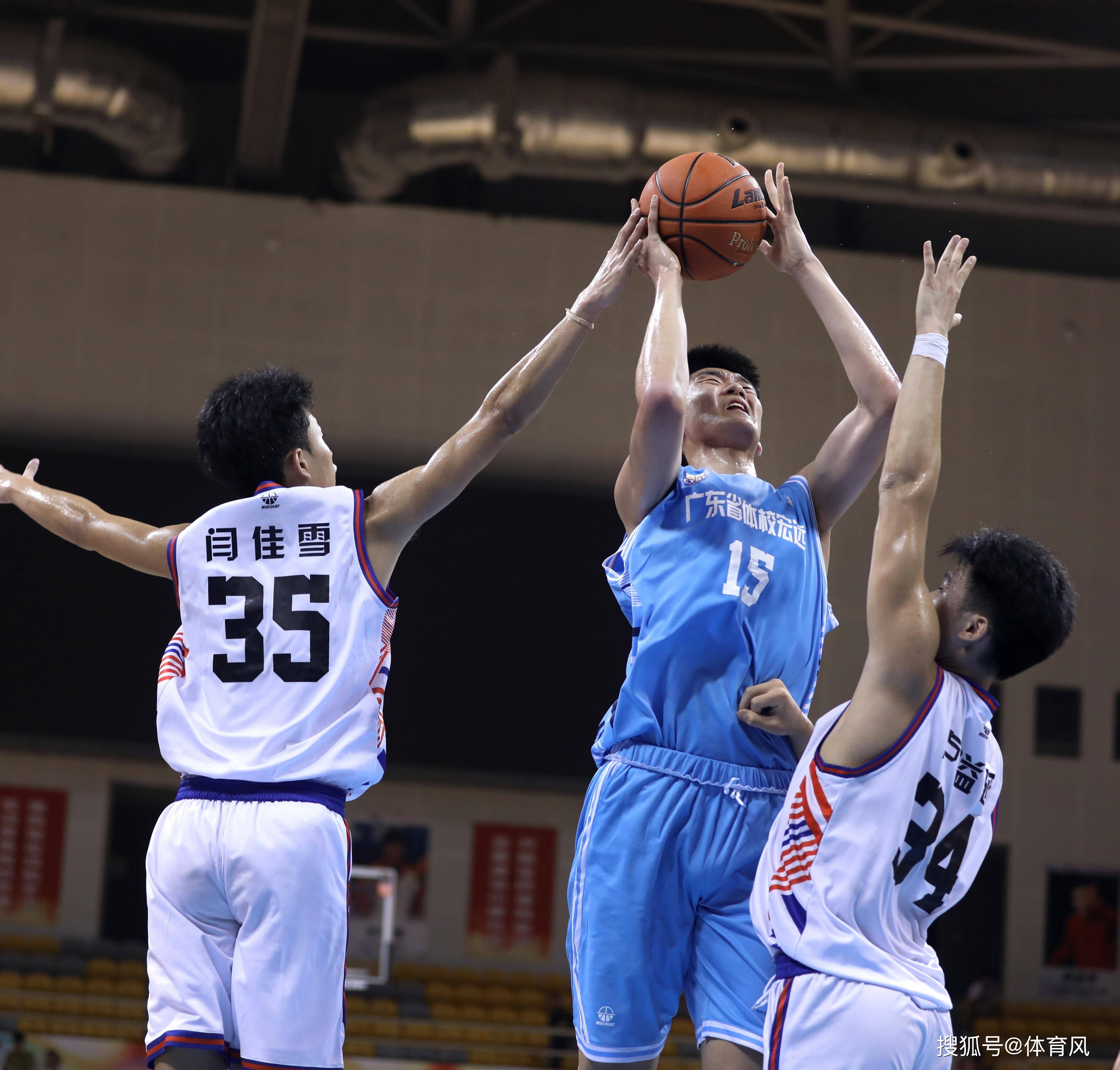 包含今夜CBA常规赛传出新动向，广东宏远强势反弹，管理层表态——球迷炸锅，数据趋势出现新变化的词条-爱游戏官网
